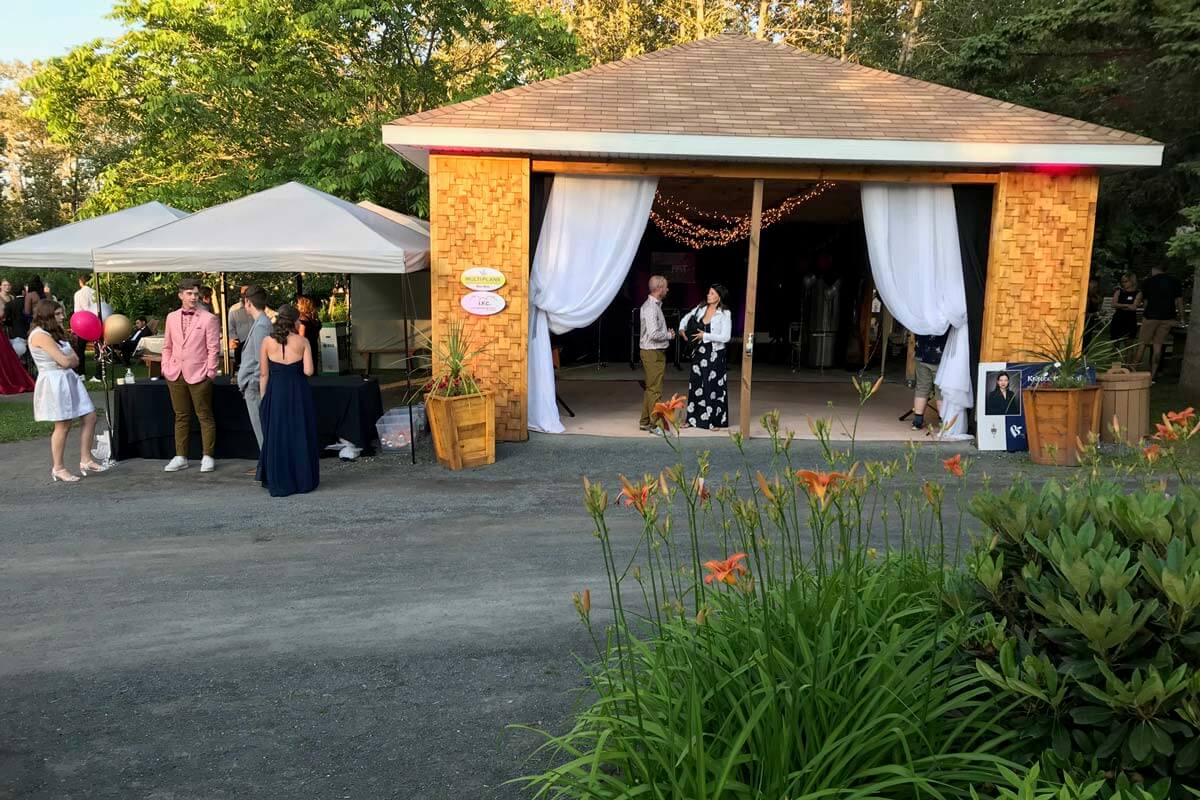 Pavilion, Les Jardins de Doris